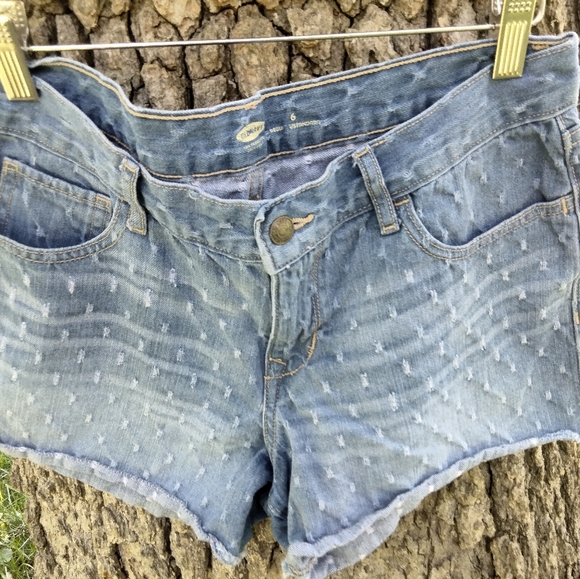⬇️ Price Drop!⬇️ Old Navy Jean Shorts in size 6 - Picture 4 of 4